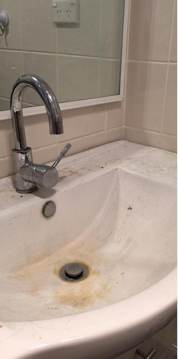 Waschbecken vorher